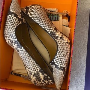 New in Box Tory Burch Size 8 pump